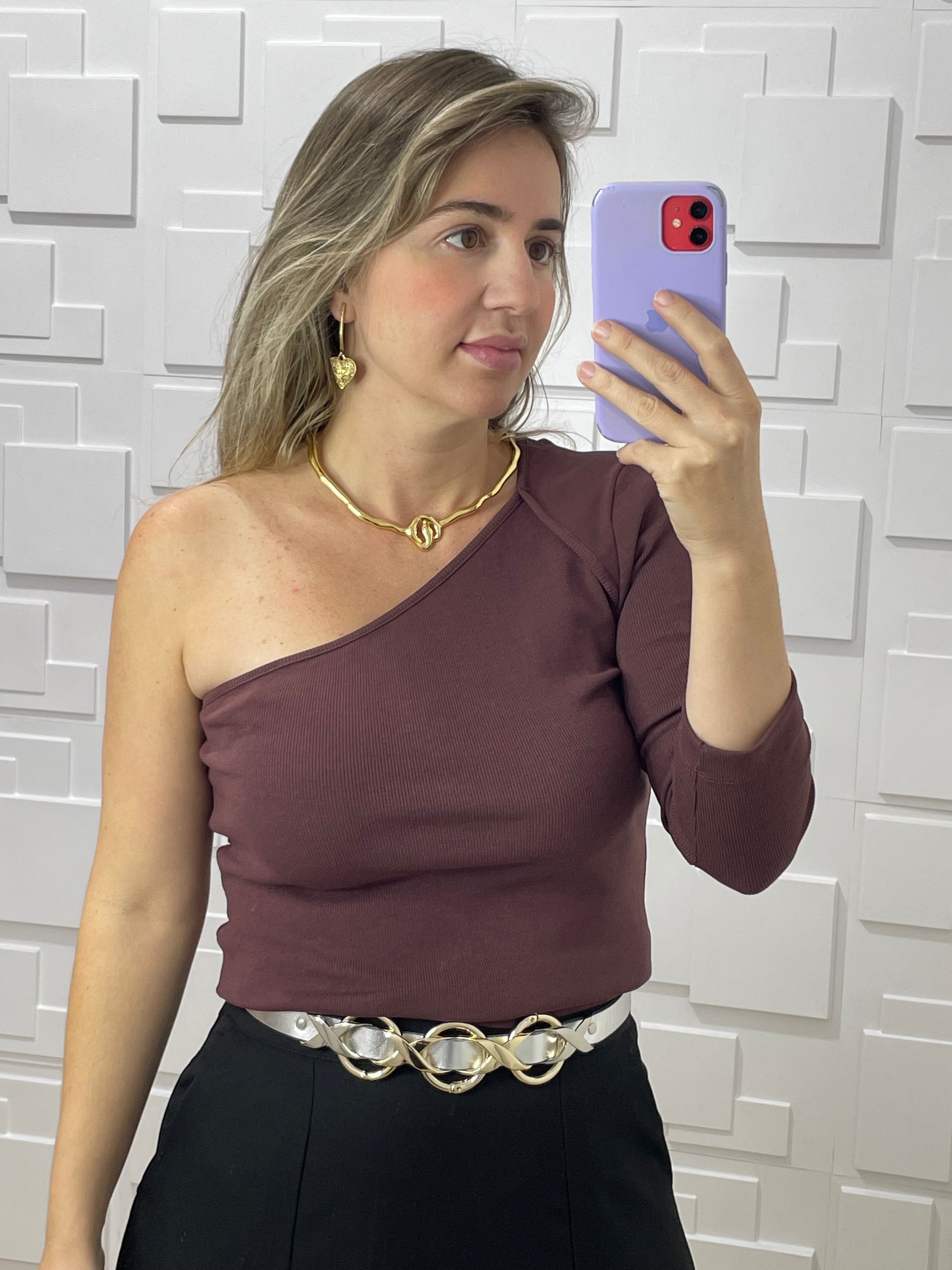 Blusa assimétrica marrom Carol