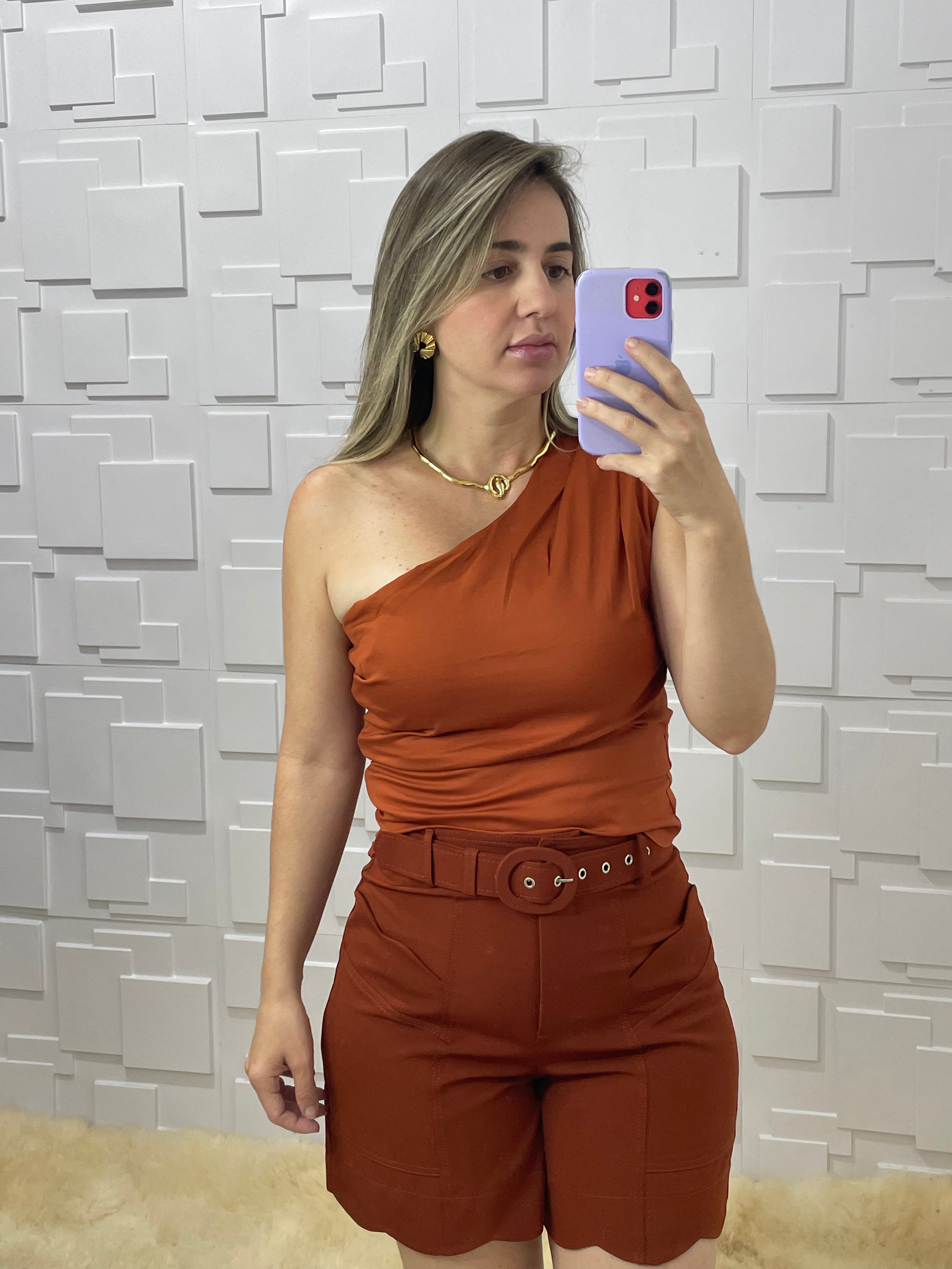 Blusa assimétrica tricoline terracota Dione